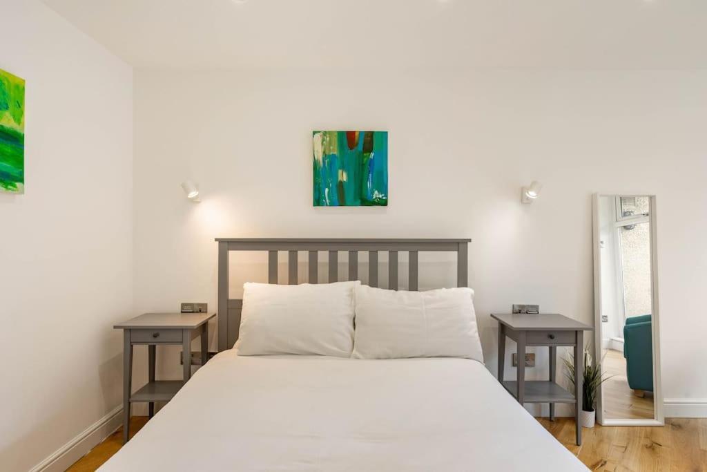 Apartamento Central, Bright 2 Bed Flat - Pool & Sauna *