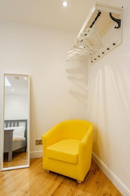 Central, Bright 2 Bed Flat - Pool & Sauna Edimburgo